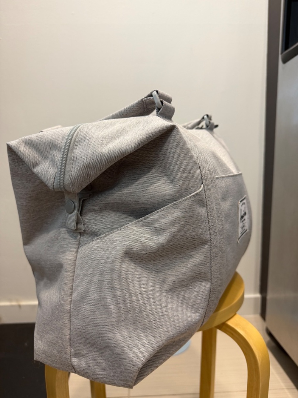 NWOT Light Gray Herschel Handcarry/Duffle Bag - Picture 6 of 8